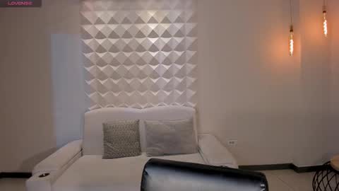 Hailey online show from 03/25/26, 11:38