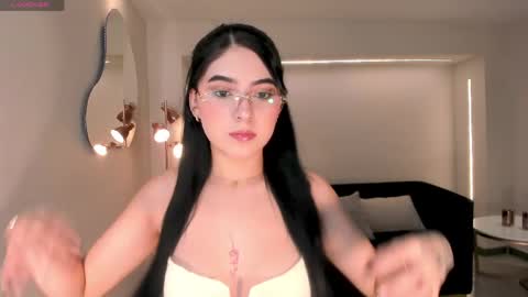 Snapshot of haileyross_ chatting on 05/22/26, 06:57 Hailey online show from 05/22/26, 06:57