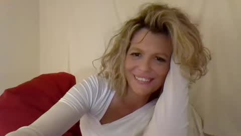Snapshot of haileys123 chatting on 12/26/24, 04:21 Hailey online show from 12/26/24, 04:21