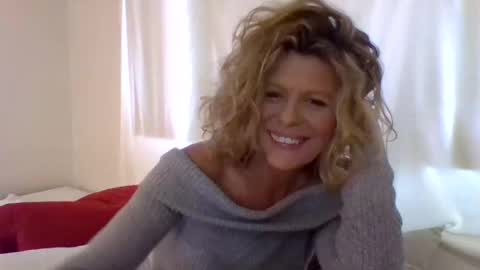Snapshot of haileys123 chatting on 12/28/24, 11:16 Hailey online show from 12/28/24, 11:16