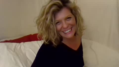Snapshot of haileys123 chatting on 01/12/25, 04:21 Hailey online show from 01/12/25, 04:21
