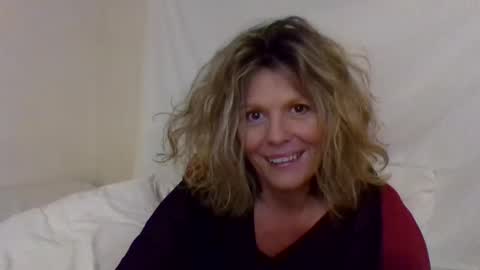 Snapshot of haileys123 chatting on 02/10/25, 02:52 Hailey online show from 02/10/25, 02:52