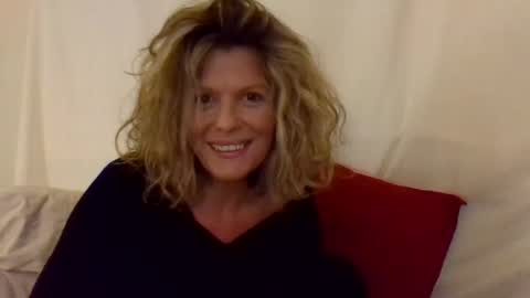 Snapshot of haileys123 chatting on 02/23/25, 02:40 Hailey online show from 02/23/25, 02:40