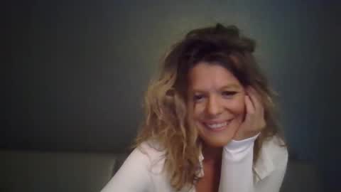 Snapshot of haileys123 chatting on 10/05/25, 09:02 Hailey online show from 10/05/25, 09:02
