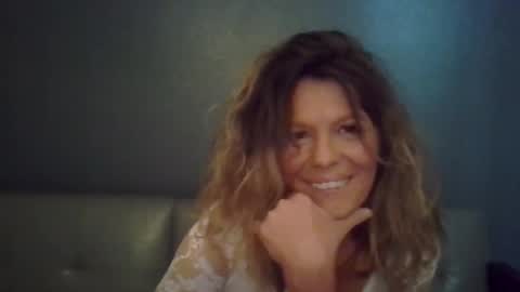 Snapshot of haileys123 chatting on 10/23/25, 07:45 Hailey online show from 10/23/25, 07:45
