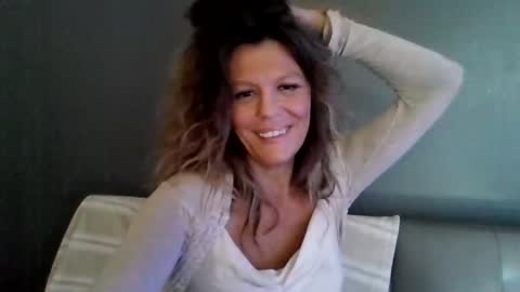 Hailey online show from 01/11/26, 07:19