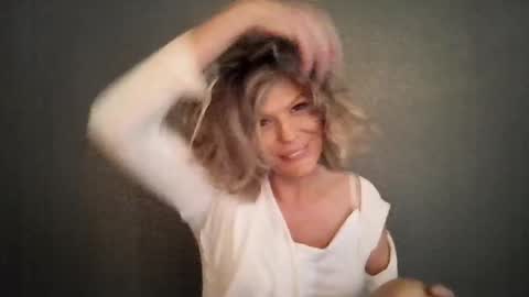 Hailey online show from 02/12/26, 07:42