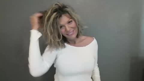 Hailey online show from 04/19/26, 06:07