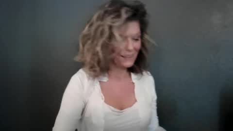 Snapshot of haileys123 chatting on 07/20/26, 04:42 Hailey online show from 07/20/26, 04:42