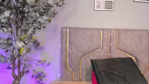 haileystonei online show from 11/07/25, 11:32