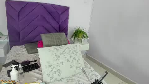 haileystonei online show from 07/20/26, 11:34
