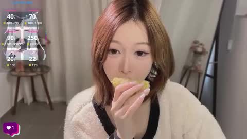 Snapshot of hailili_ chatting on 12/15/25, 12:26 Hailili online show from 12/15/25, 12:26