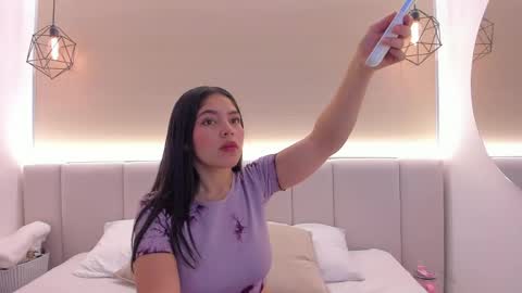 Snapshot of haily_b chatting on 05/08/26, 10:31 Haily online show from 05/08/26, 10:31