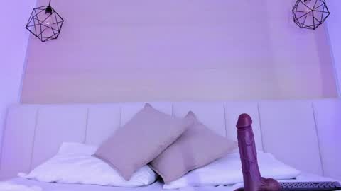 Snapshot of haily_b chatting on 05/24/26, 12:21 Haily online show from 05/24/26, 12:21