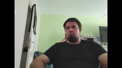 hairy_guy007 online show from 03/01/25, 12:23