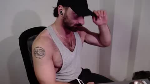 Snapshot of hairy_superman chatting on 07/05/26, 04:19 hairy_superman online show from 07/05/26, 04:19