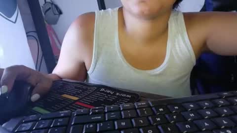 Snapshot of hairygirl83 chatting on 04/22/26, 04:52 hairygirl83 online show from 04/22/26, 04:52