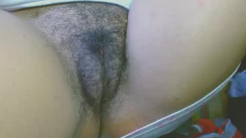 Snapshot of hairygirl83 chatting on 05/06/26, 12:54 hairygirl83 online show from 05/06/26, 12:54