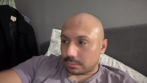 Snapshot of hairyman30000 chatting on 02/24/25, 01:02 hairyman30000 online show from 02/24/25, 01:02