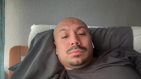 Snapshot of hairyman30000 chatting on 03/02/25, 05:14 hairyman30000 online show from 03/02/25, 05:14