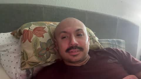 Snapshot of hairyman30000 chatting on 10/23/25, 02:22 hairyman30000 online show from 10/23/25, 02:22