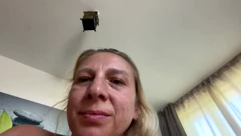 Snapshot of hairymothercz chatting on 07/10/26, 12:19 pregnantJean online show from 07/10/26, 12:19