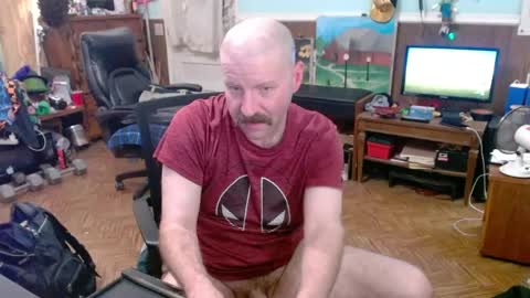 Snapshot of hairyoldperv chatting on 06/06/26, 06:18 Justin online show from 06/06/26, 06:18