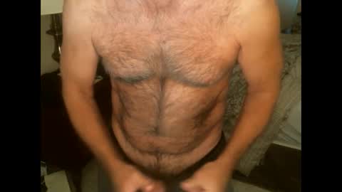 Snapshot of hairypecsguy chatting on 01/26/25, 05:44 Hairy pecs online show from 01/26/25, 05:44
