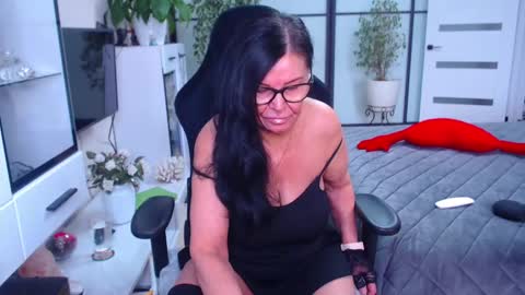 Snapshot of hairypussygranny chatting on 02/23/25, 09:11 Monika online show from 02/23/25, 09:11