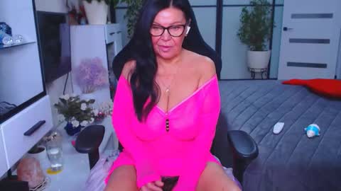 Monika online show from 11/16/25, 08:31