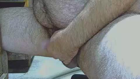 Snapshot of hairysmallfat chatting on 05/03/26, 03:01 hairysmallfat online show from 05/03/26, 03:01