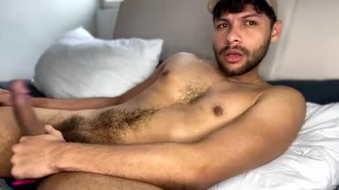 Independent       model  online show from 01/27/25, 12:37