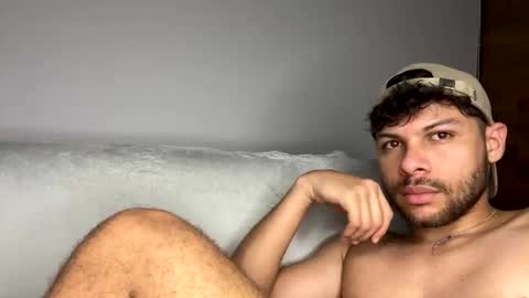 Independent       model  online show from 02/10/25, 10:30