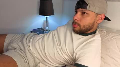 Independent       model  online show from 11/10/25, 10:42