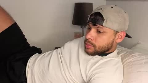 Independent       model  online show from 11/20/25, 10:09