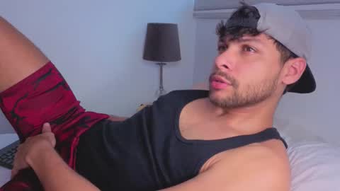 Independent       model  online show from 12/15/25, 09:30