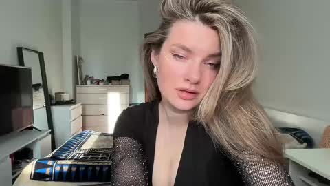 haley_rune online show from 02/05/25, 09:36