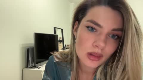 haley_rune online show from 02/13/25, 05:11