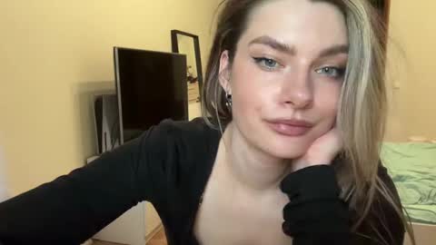 haley_rune online show from 02/16/25, 02:32