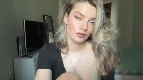 haley_rune online show from 02/21/25, 11:11