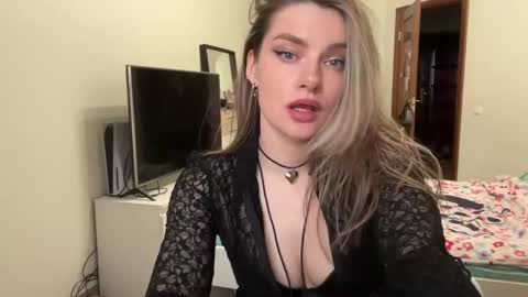 haley_rune online show from 02/24/25, 03:09