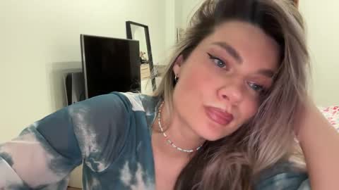 haley_rune online show from 02/27/25, 05:47