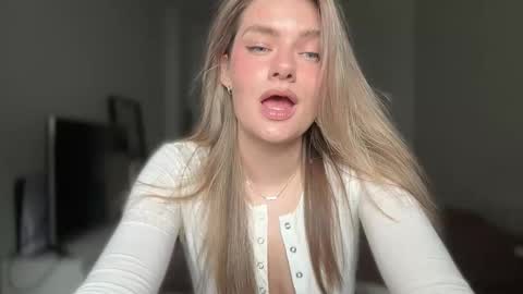 haley_rune online show from 09/22/25, 10:06