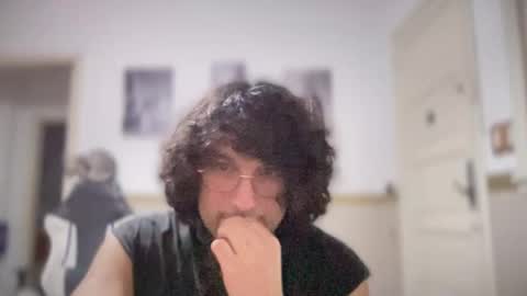 halfblood18 online show from 10/26/25, 12:49