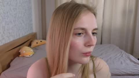 Snapshot of halie_cross chatting on 02/23/25, 04:28 Nellie online show from 02/23/25, 04:28