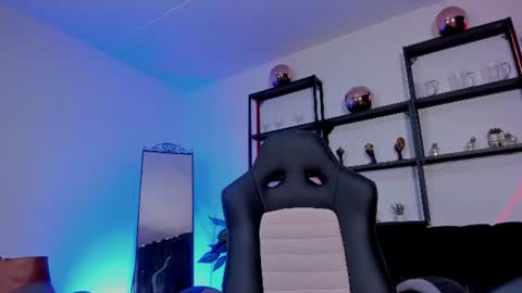 Snapshot of halley_ravenn chatting on 06/15/26, 08:33 halley_ravenn online show from 06/15/26, 08:33