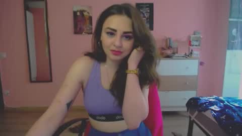 Snapshot of halleyg chatting on 05/19/26, 01:39 Ann online show from 05/19/26, 01:39