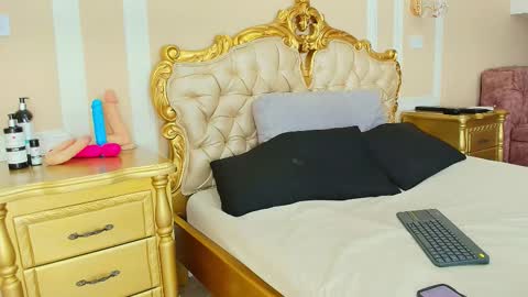 Hallie Stone online show from 02/05/26, 01:38