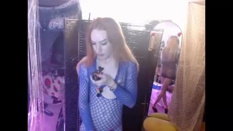 halovalentine online show from 09/28/25, 02:06