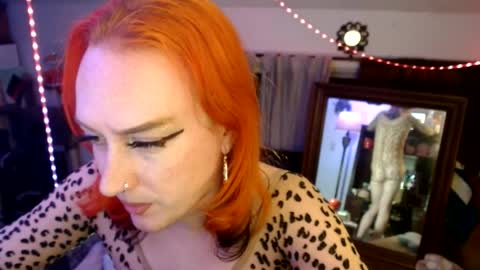 Snapshot of halovalentine chatting on 06/18/26, 02:12 halovalentine online show from 06/18/26, 02:12